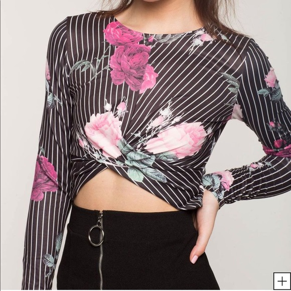 a'gaci Tops - A’gaci | Femme Knot Front Tee